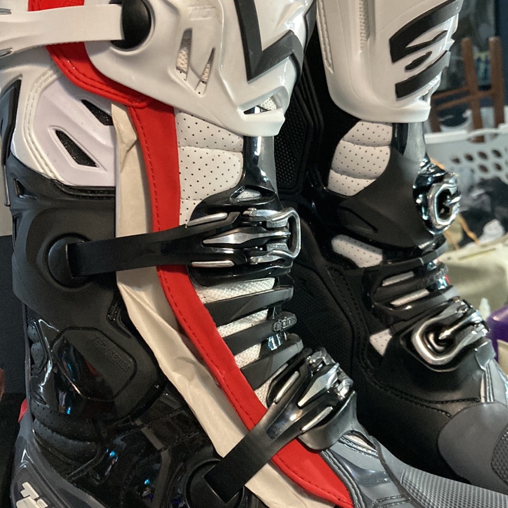 Dirt bike boots